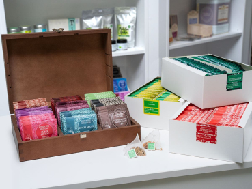 1836: Rotbuschteemischung Karamell Karamell-Note aromatisiert 50 Pyramidenbeutel im Sachet à 4 g