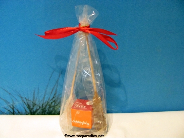 Give Aways Präsent No. 2 :  2 x  Kandissticks & 1 Schlürfel in Tüte